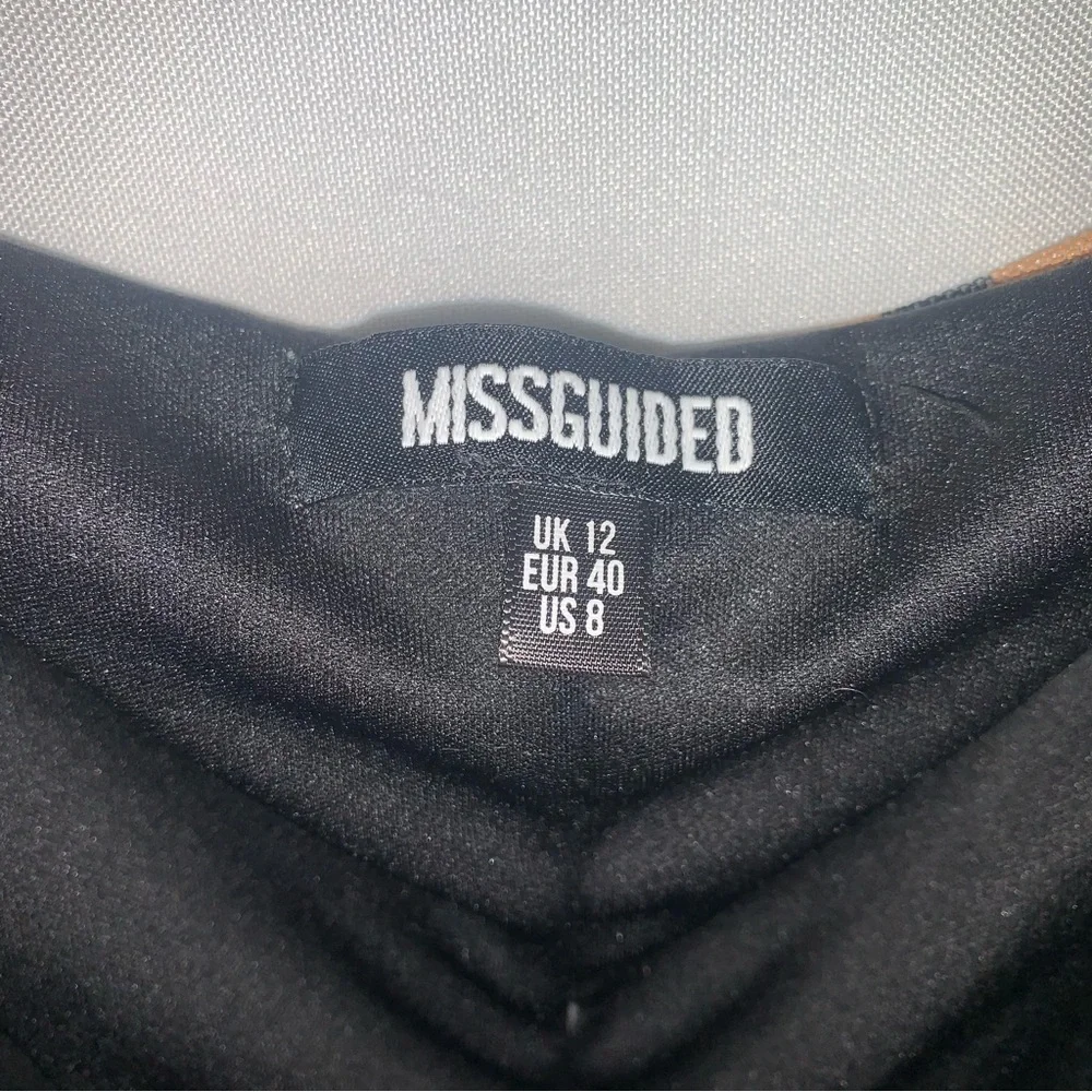 Missguided Ruched Mesh Top Leopard Print - Picture 6 of 8
